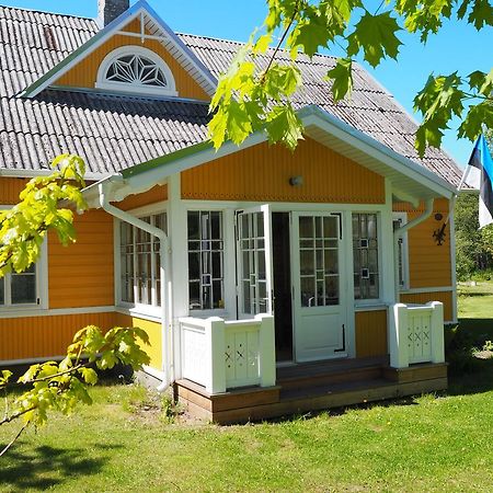 Hotel Leesi Kuelalistemaja Esterno foto