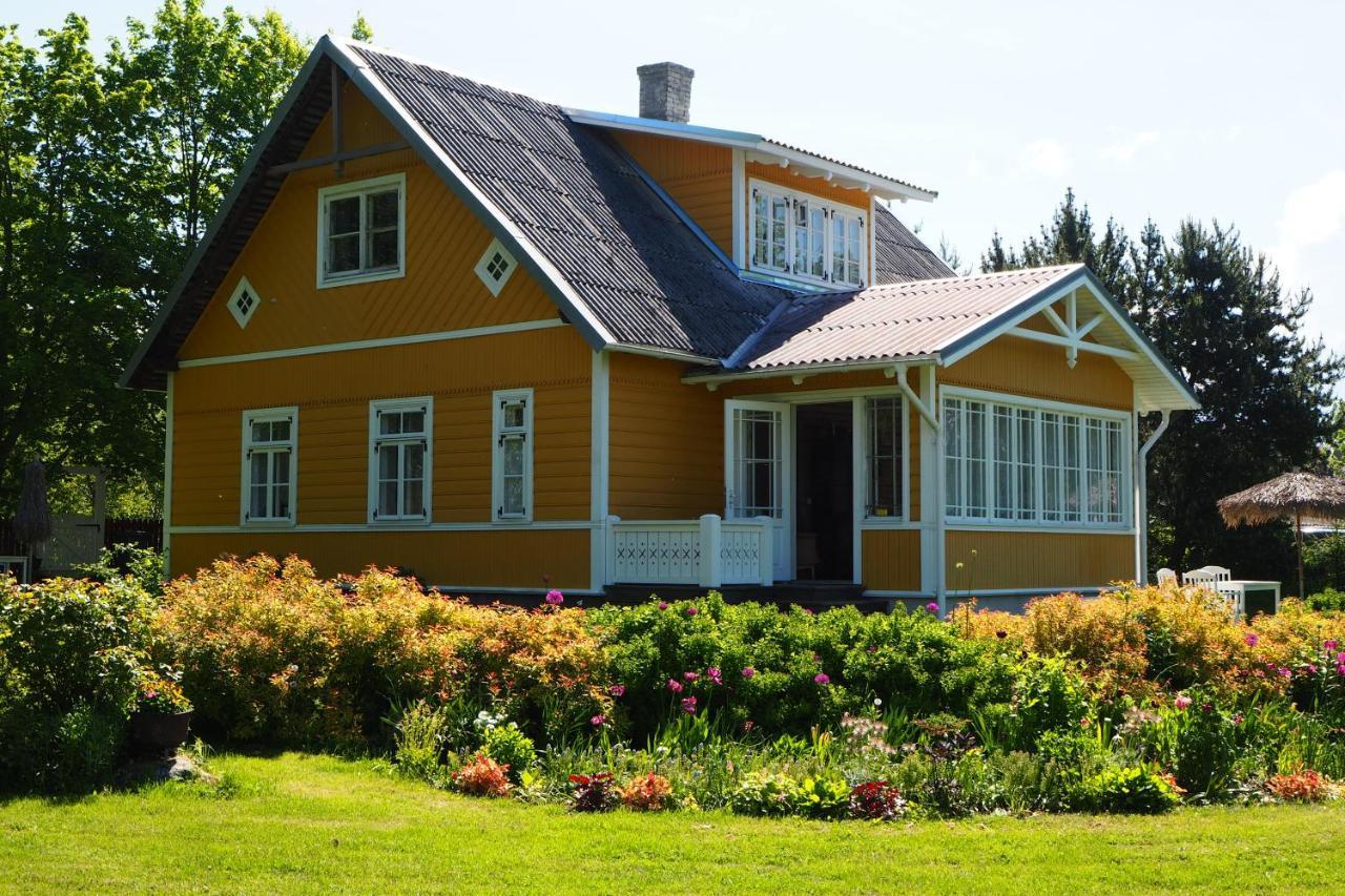 Hotel Leesi Kuelalistemaja Esterno foto