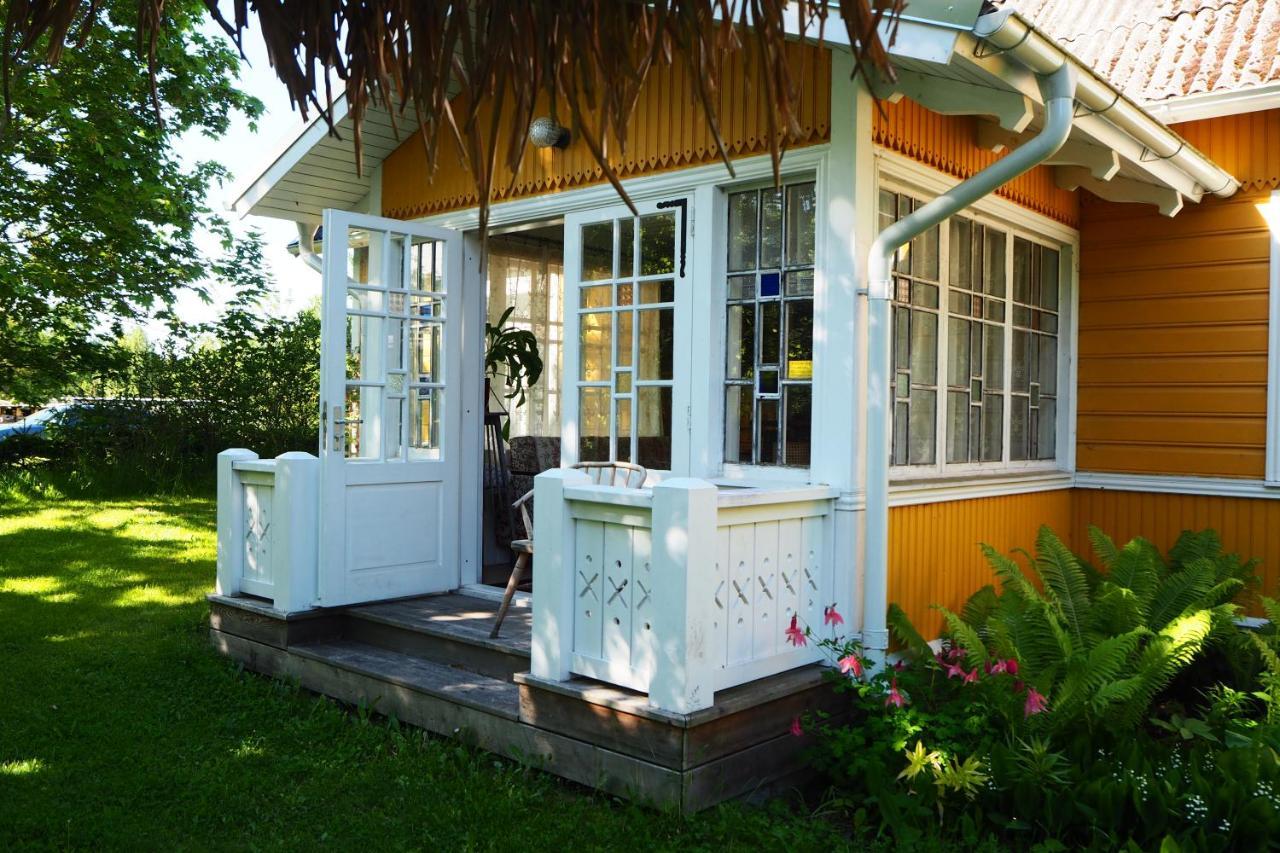 Hotel Leesi Kuelalistemaja Esterno foto