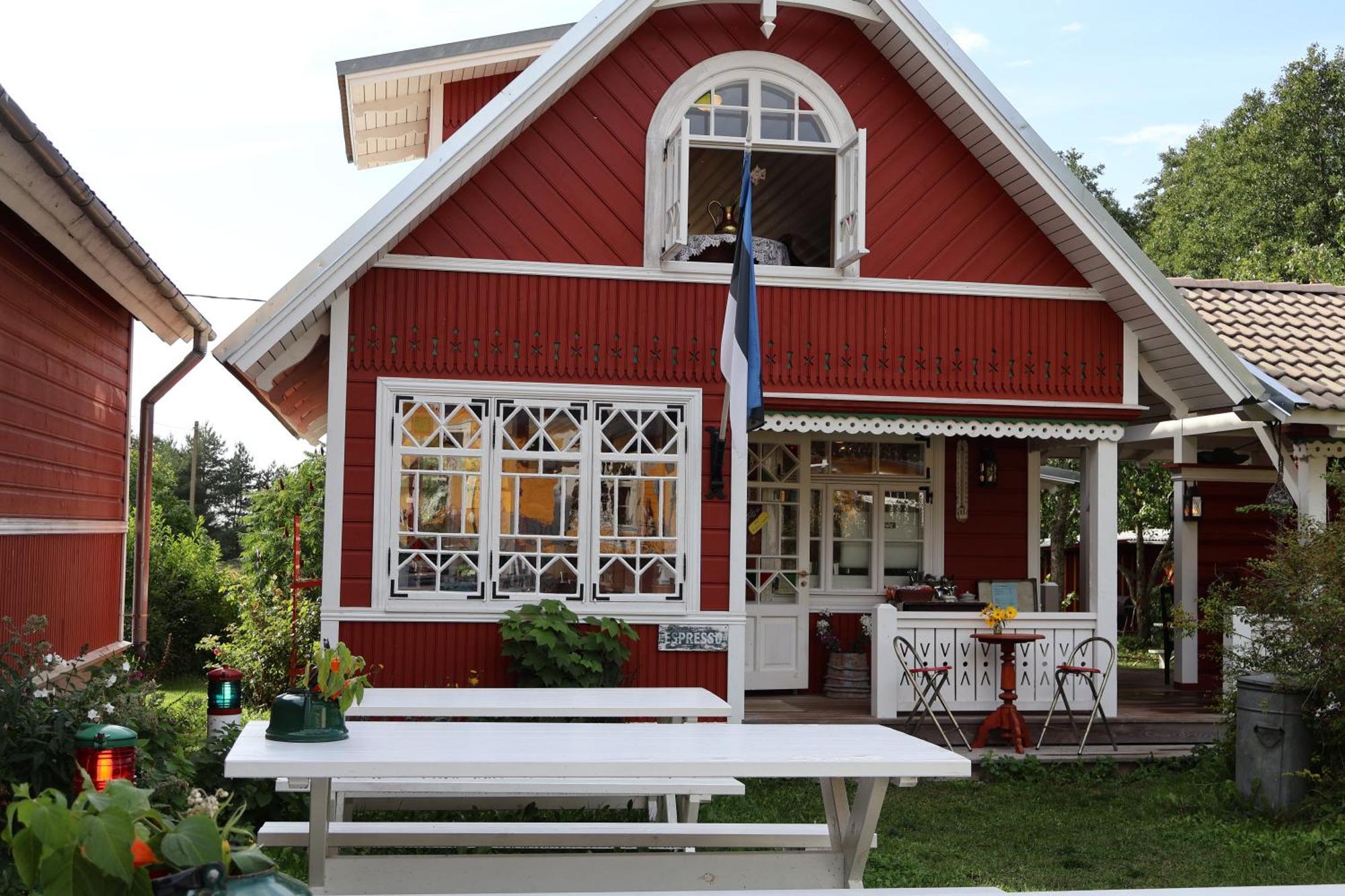 Hotel Leesi Kuelalistemaja Esterno foto