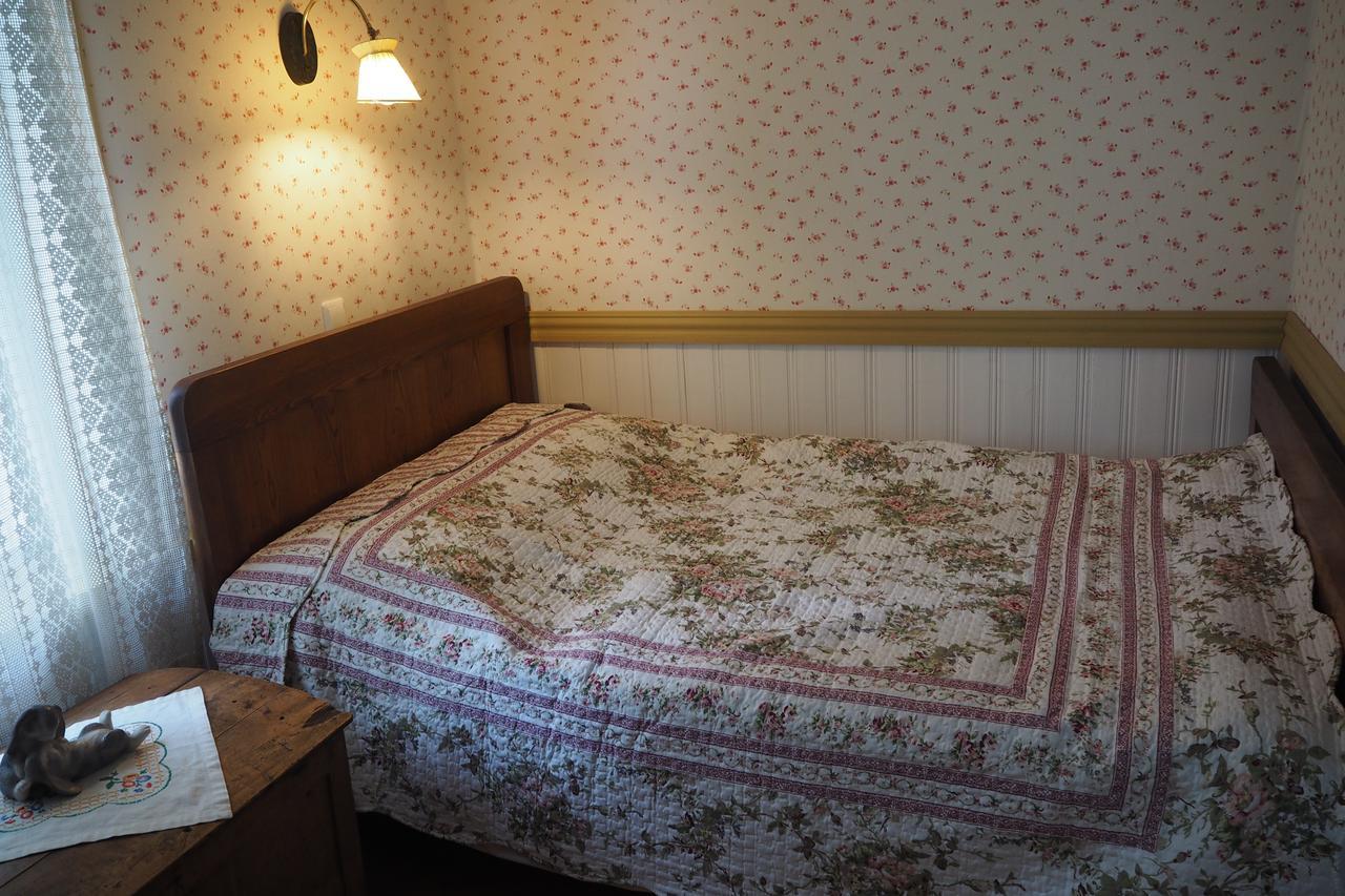 Hotel Leesi Kuelalistemaja Esterno foto