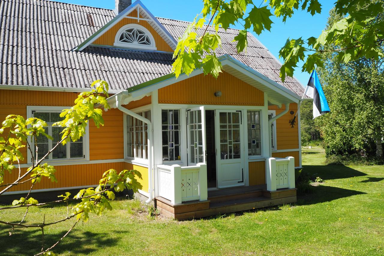 Hotel Leesi Kuelalistemaja Esterno foto
